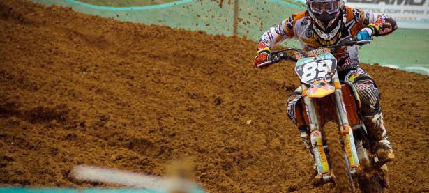 NBA季后赛常规赛对决在即！费内巴切演练定位球，巴塞罗那密集防守应对