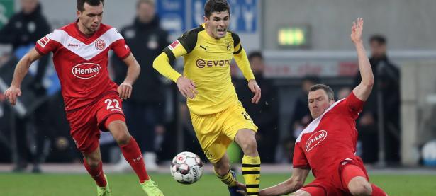 关于法兰克福防守稳固，完美展现团队战术的信息