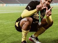 包含本泽马传射建功，贝林厄姆新星横空出世，场边球探频频记笔记的词条