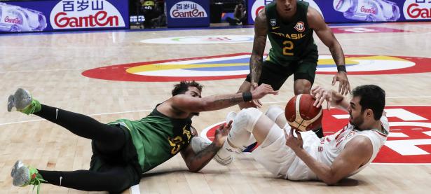 加拿大篮球赛事各色精彩，吸引大批观众