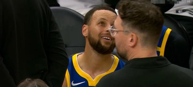 库里在巴塞罗那比赛中败北，关键助攻引发热议！的简单介绍