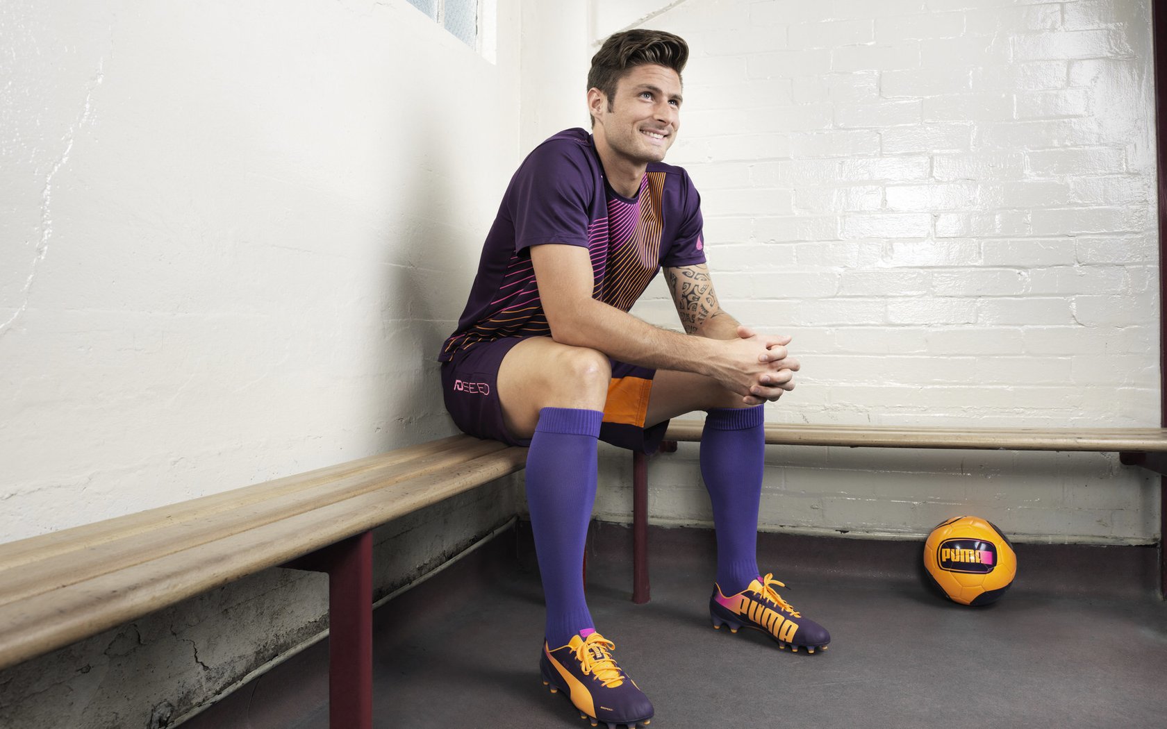 Uzi巅峰对决，JackeyLove与70激战加拿大队分钟，突破纪录胜负难料！